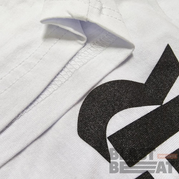 DRUMMER_I_am_the_tempo_White2